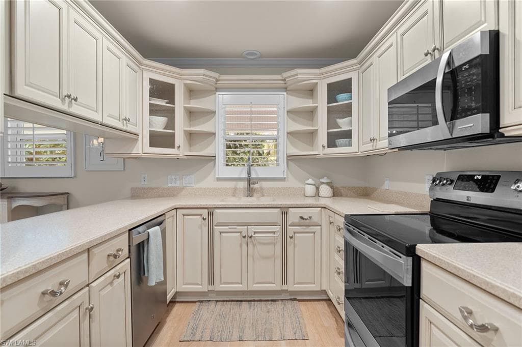 1145 4th St S 5, Naples, FL 34102-10