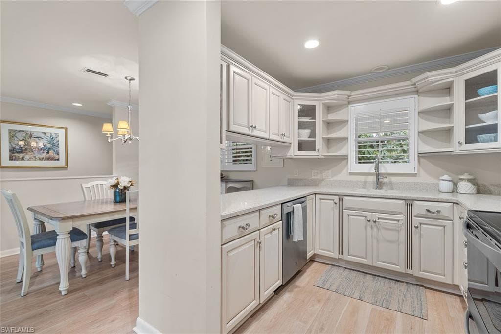 1145 4th St S 5, Naples, FL 34102-11