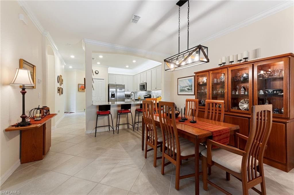 2652 Vine Ave, Naples, FL 34120-8