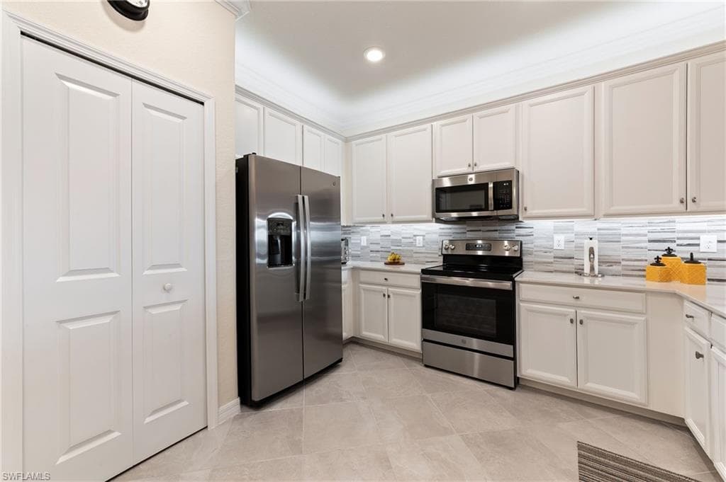 2652 Vine Ave, Naples, FL 34120-11