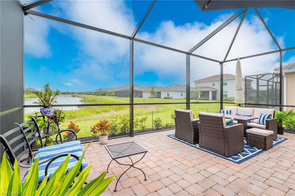 2652 Vine Ave, Naples, FL 34120-21