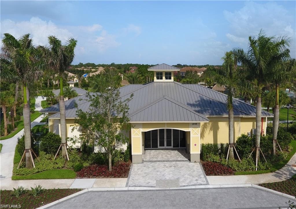 2652 Vine Ave, Naples, FL 34120-34