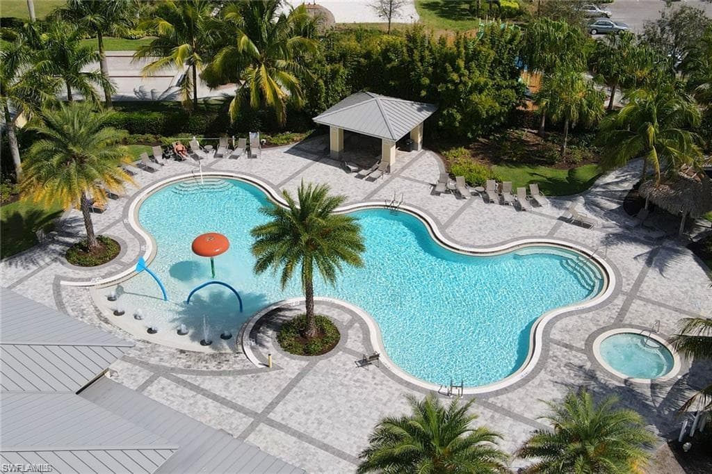 2652 Vine Ave, Naples, FL 34120-36