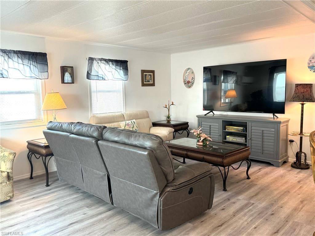 4693 Leilani Ln, Bonita Springs, FL 34134-15