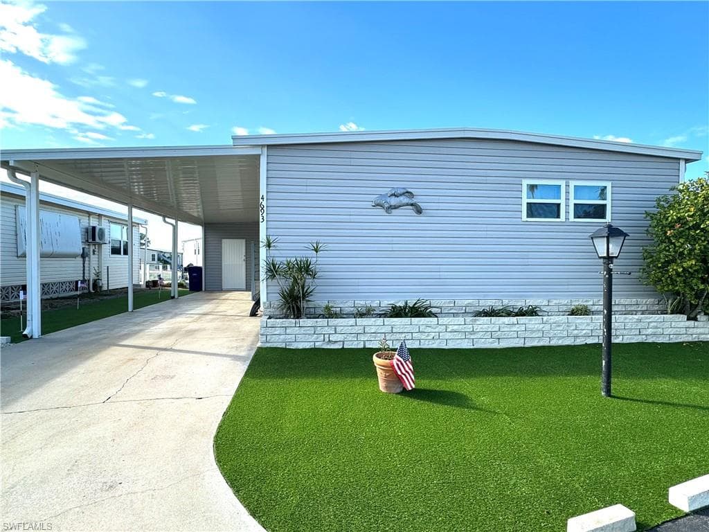 4693 Leilani Ln, Bonita Springs, FL 34134-1