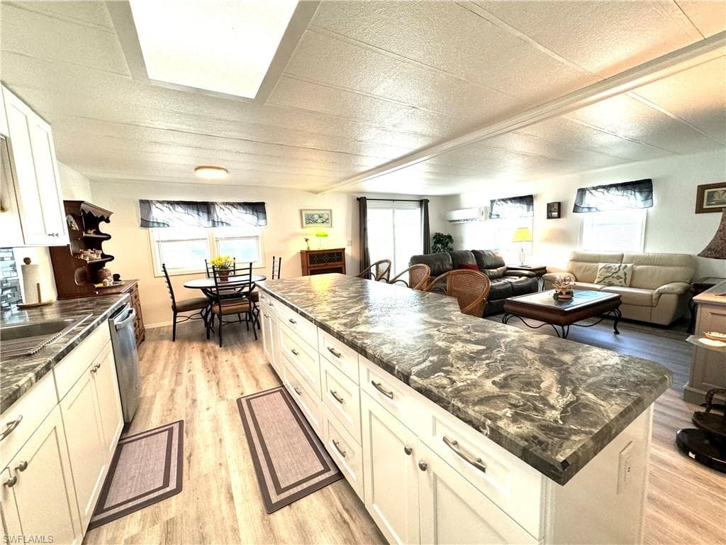 4693 Leilani Ln, Bonita Springs, FL 34134-4