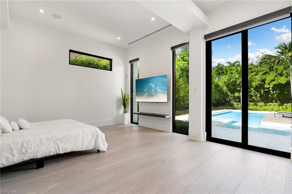 641 Starboard Dr, Naples, FL 34103-10