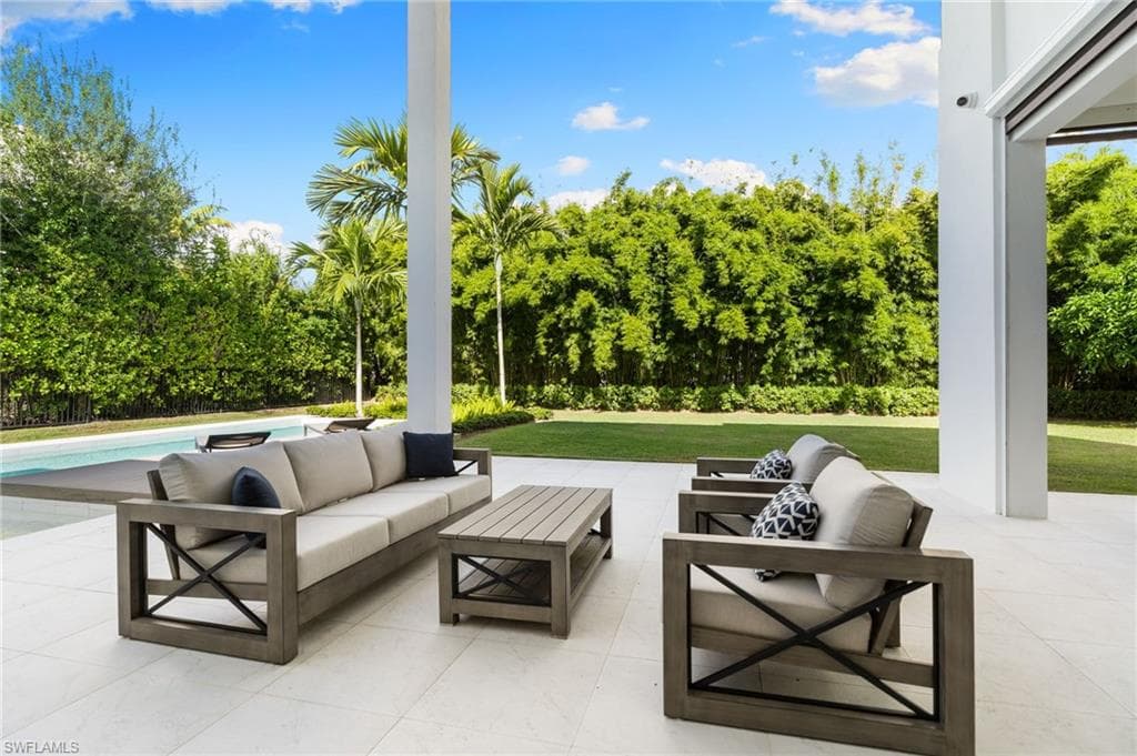 641 Starboard Dr, Naples, FL 34103-12