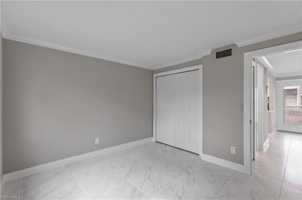 611 12th Ave S 611, Naples, FL 34102-9