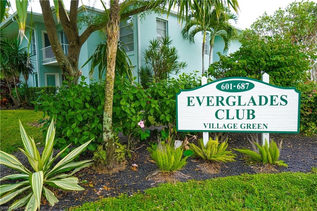 611 12th Ave S 611, Naples, FL 34102-16