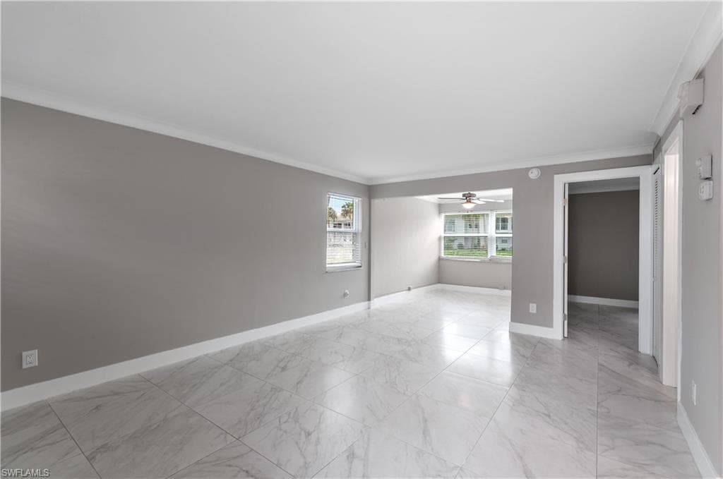 611 12th Ave S 611, Naples, FL 34102-2