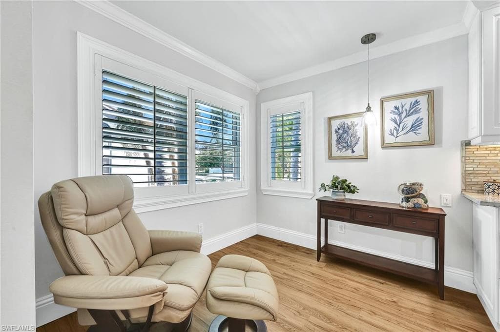 541 Club Side Dr, Naples, FL 34110-20