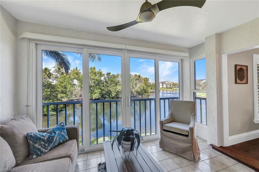 541 Club Side Dr, Naples, FL 34110-21