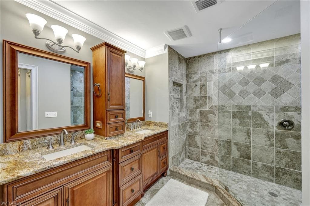 541 Club Side Dr, Naples, FL 34110-22