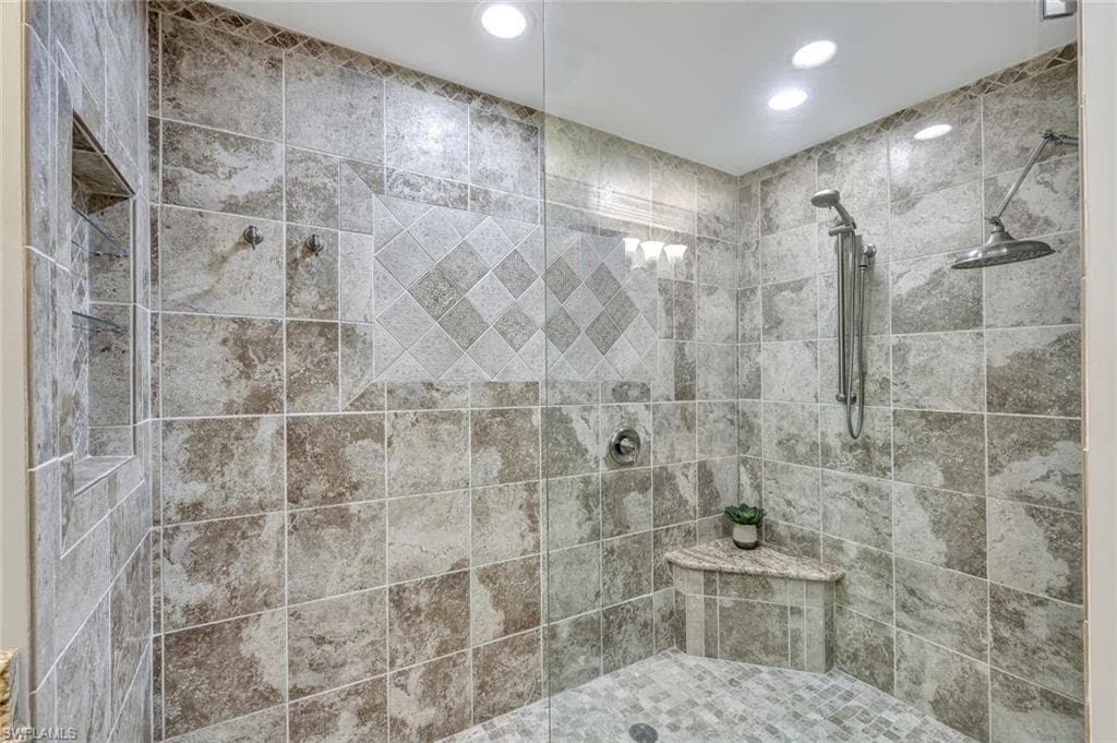 541 Club Side Dr, Naples, FL 34110-23