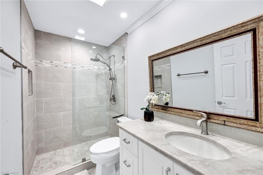 541 Club Side Dr, Naples, FL 34110-25