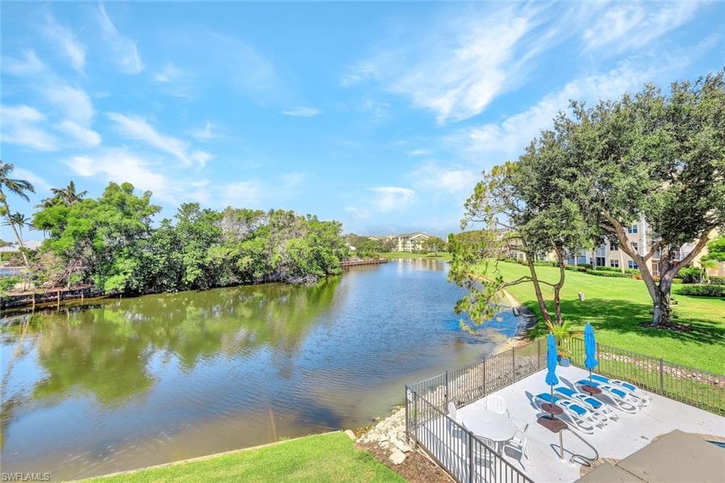 541 Club Side Dr, Naples, FL 34110-27