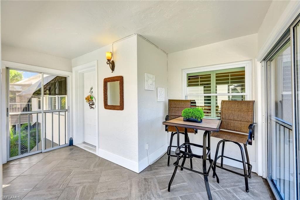 541 Club Side Dr, Naples, FL 34110-6