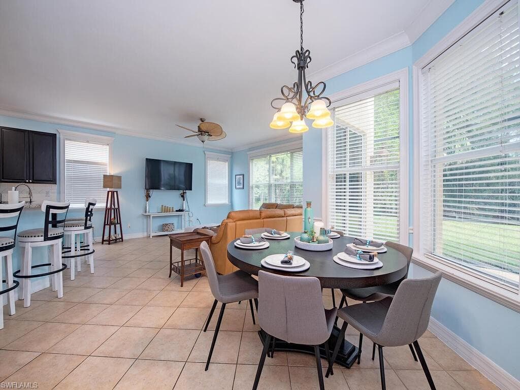 2346 Butterfly Palm Dr, Naples, FL 34119-8