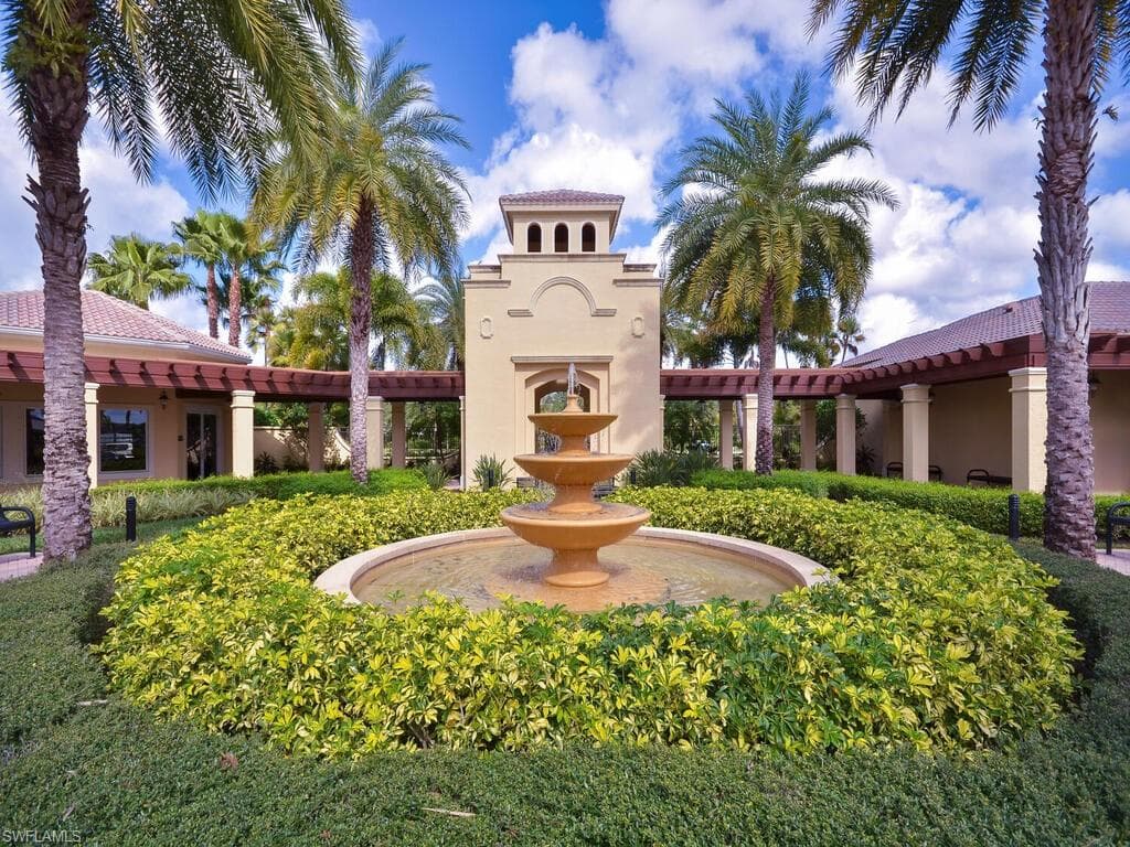 2346 Butterfly Palm Dr, Naples, FL 34119-17