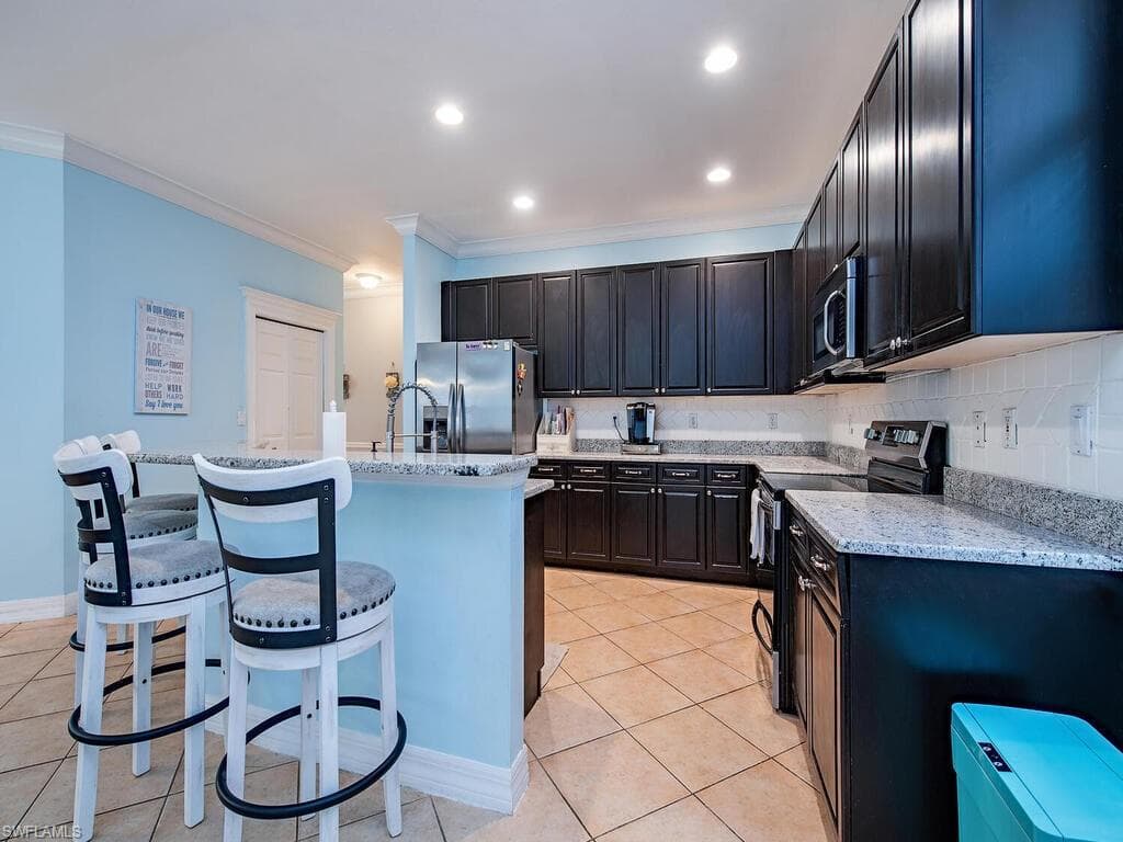 2346 Butterfly Palm Dr, Naples, FL 34119-5