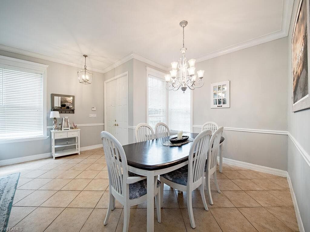 2346 Butterfly Palm Dr, Naples, FL 34119-7