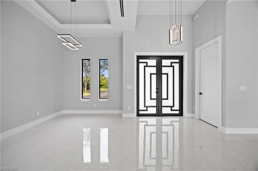 2744 8th Ave NE, Naples, FL 34120-9