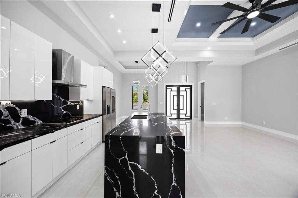 2744 8th Ave NE, Naples, FL 34120-16