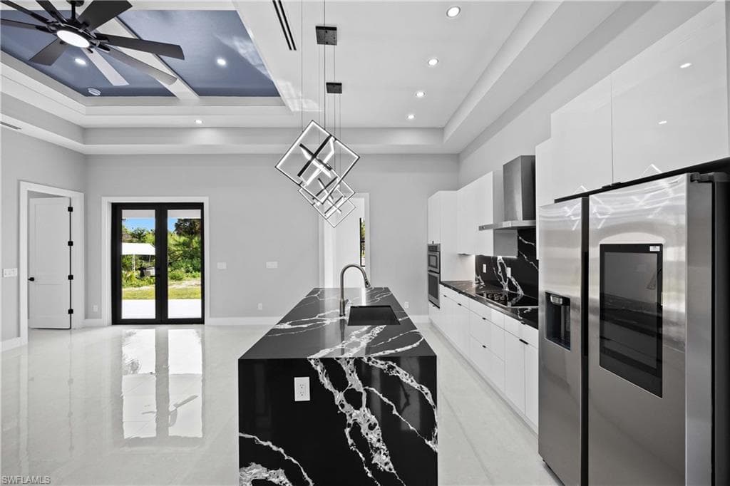 2744 8th Ave NE, Naples, FL 34120-17