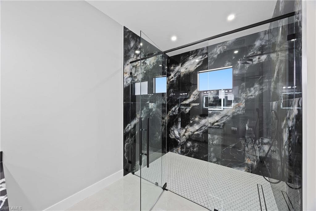 2744 8th Ave NE, Naples, FL 34120-20