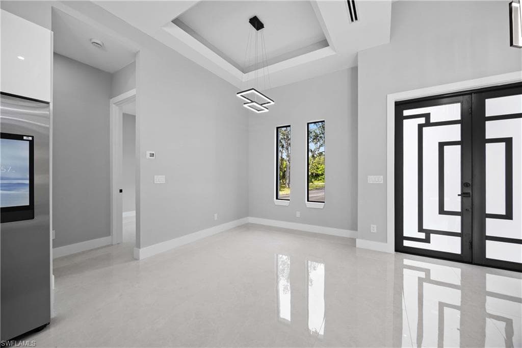 2744 8th Ave NE, Naples, FL 34120-22