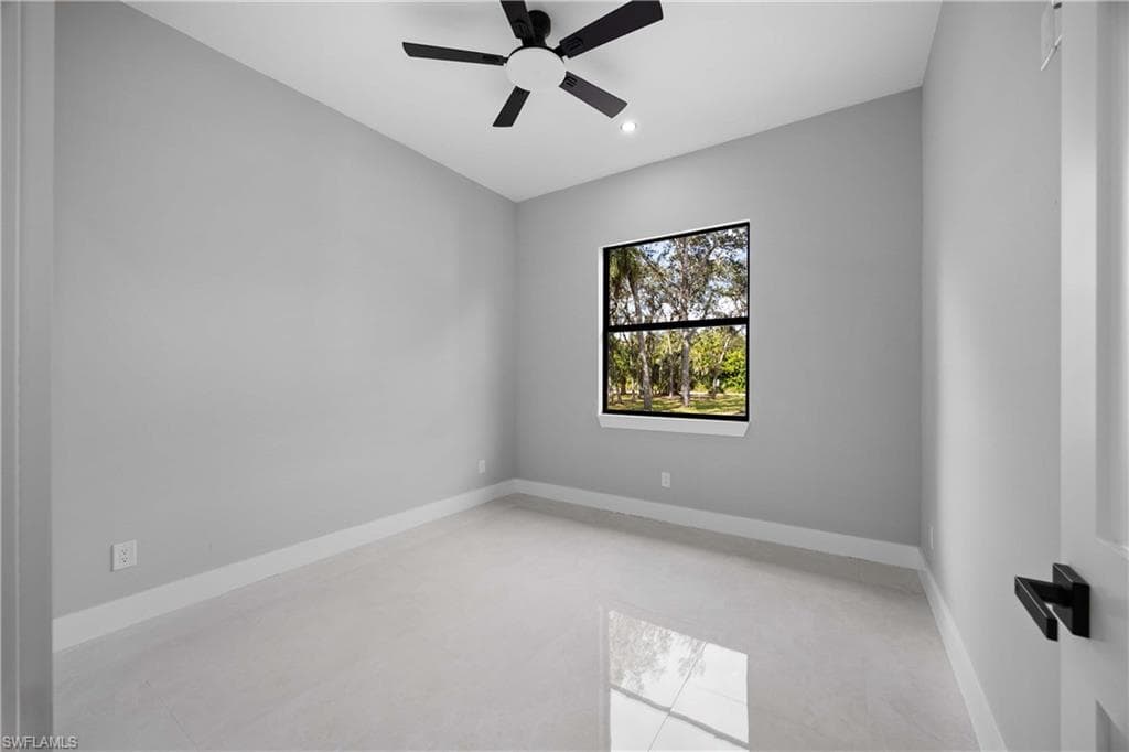 2744 8th Ave NE, Naples, FL 34120-23