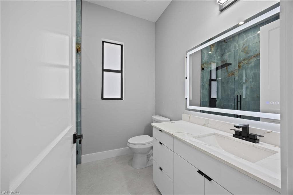 2744 8th Ave NE, Naples, FL 34120-25