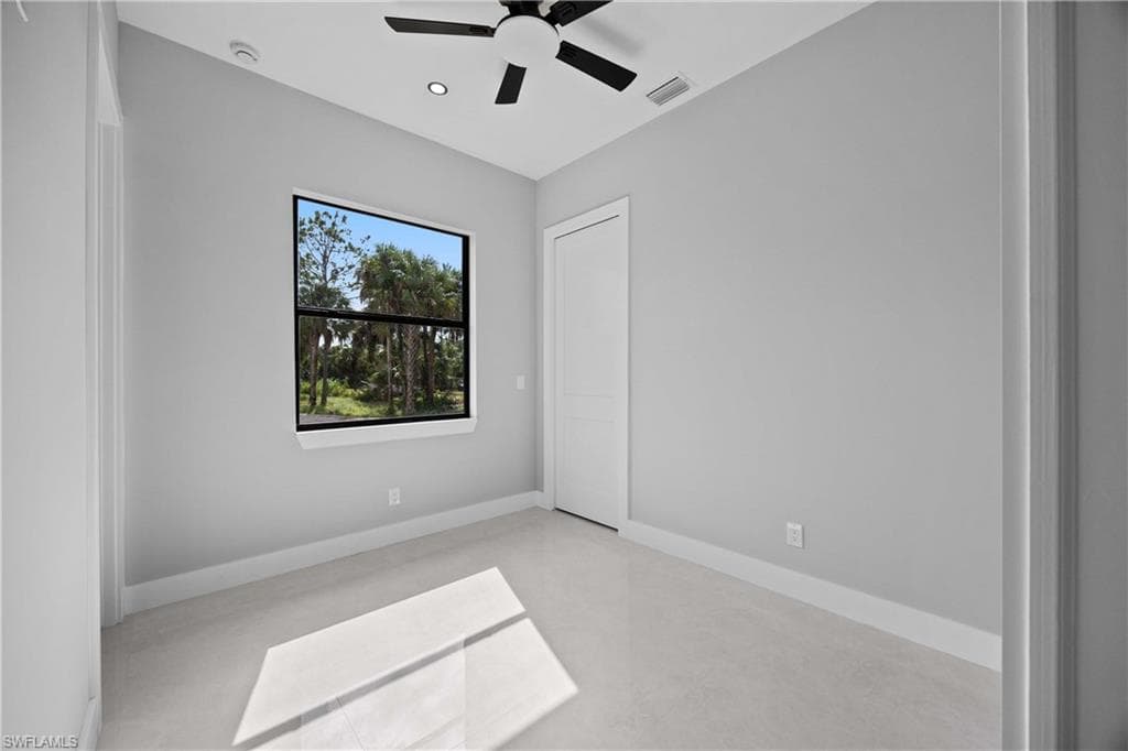 2744 8th Ave NE, Naples, FL 34120-27