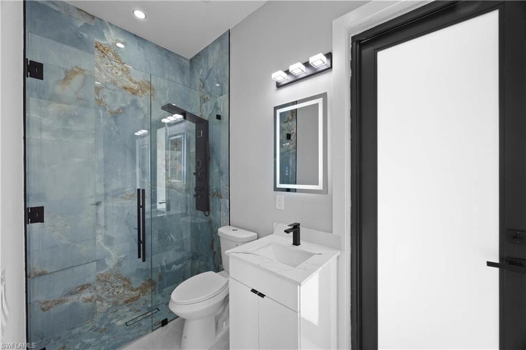 2744 8th Ave NE, Naples, FL 34120-28