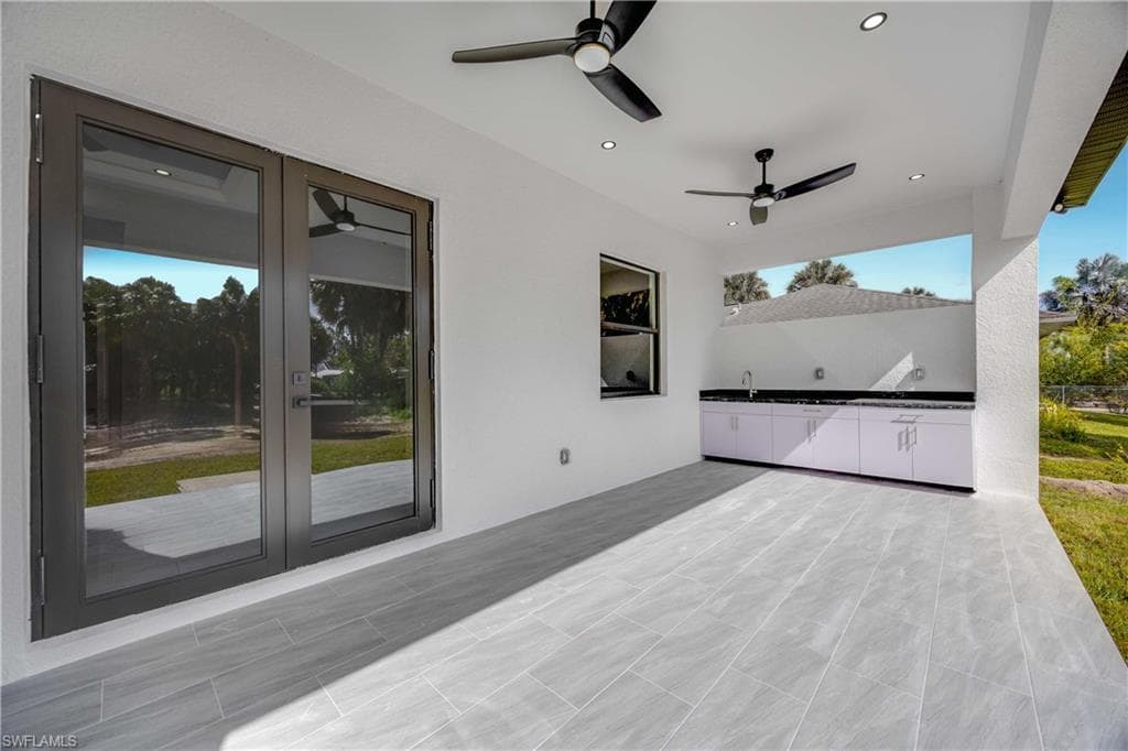 2744 8th Ave NE, Naples, FL 34120-31