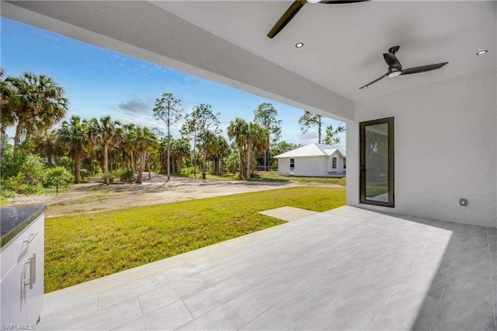 2744 8th Ave NE, Naples, FL 34120-33