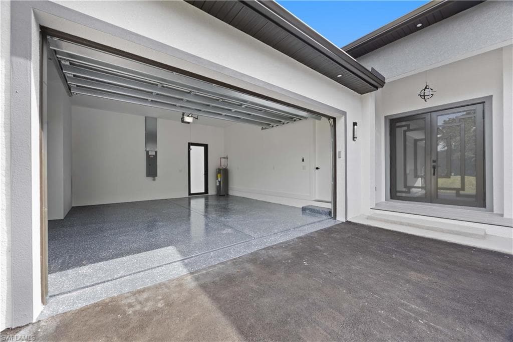 2744 8th Ave NE, Naples, FL 34120-35