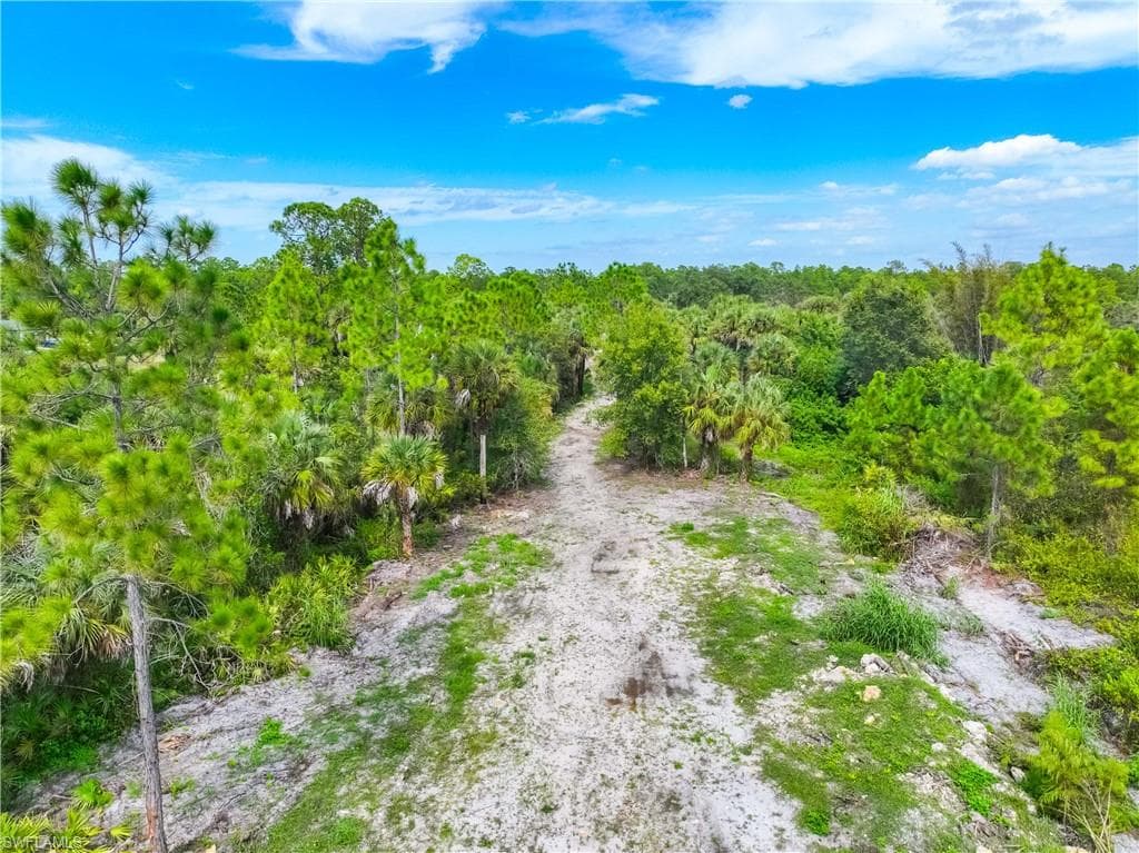 2744 8th Ave NE, Naples, FL 34120-44