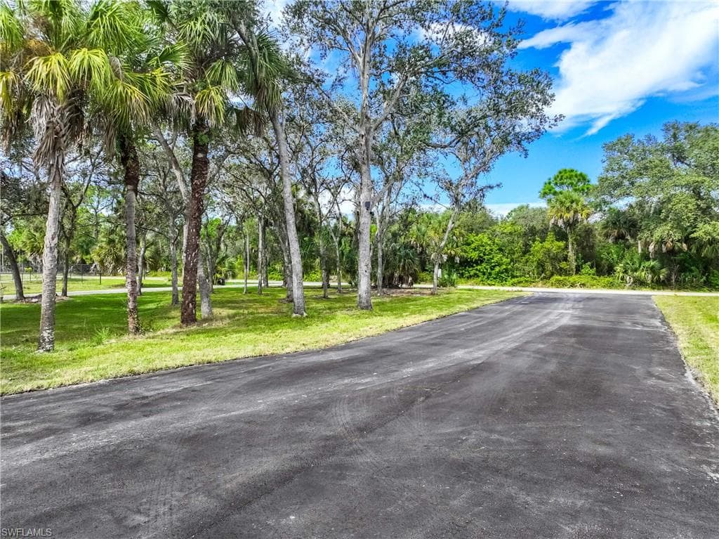 2744 8th Ave NE, Naples, FL 34120-48