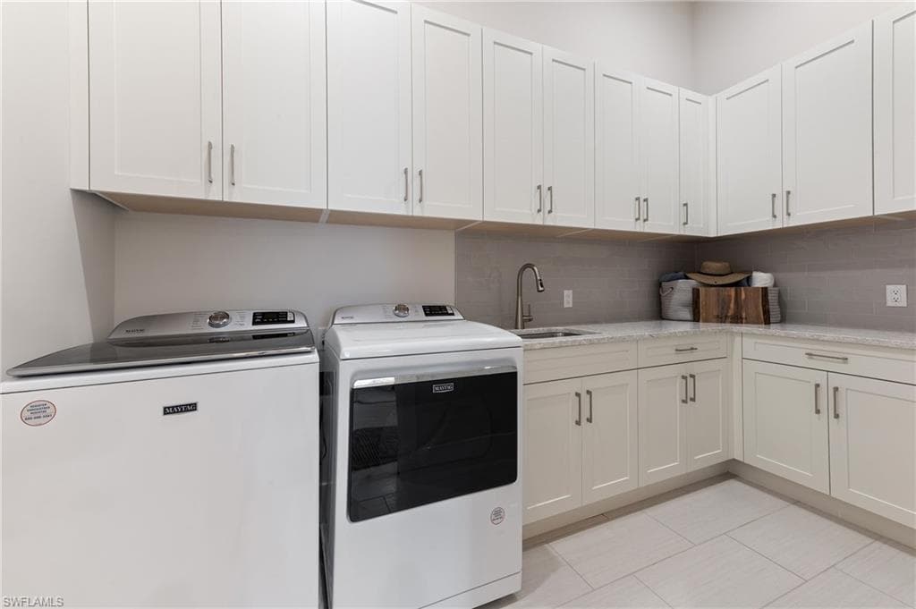 8916 Nevis Way, Naples, FL 34112-32