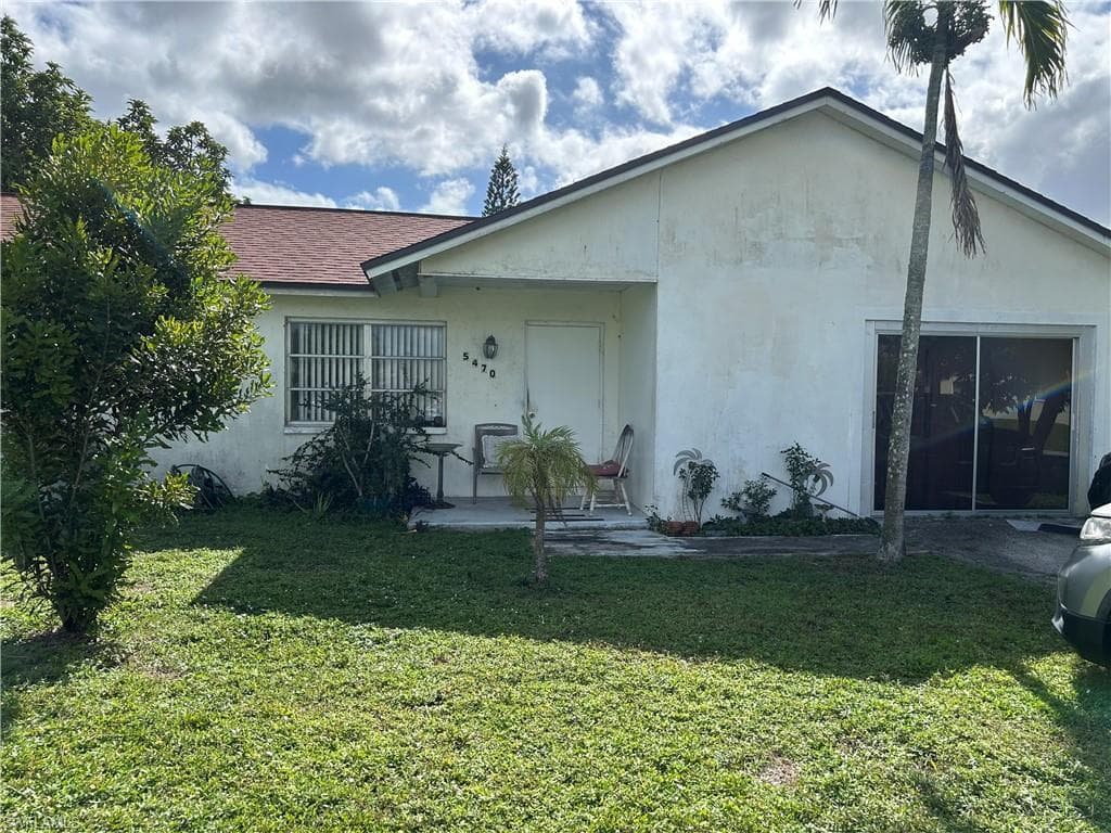 5470 29th Pl SW, Naples, FL 34116-1