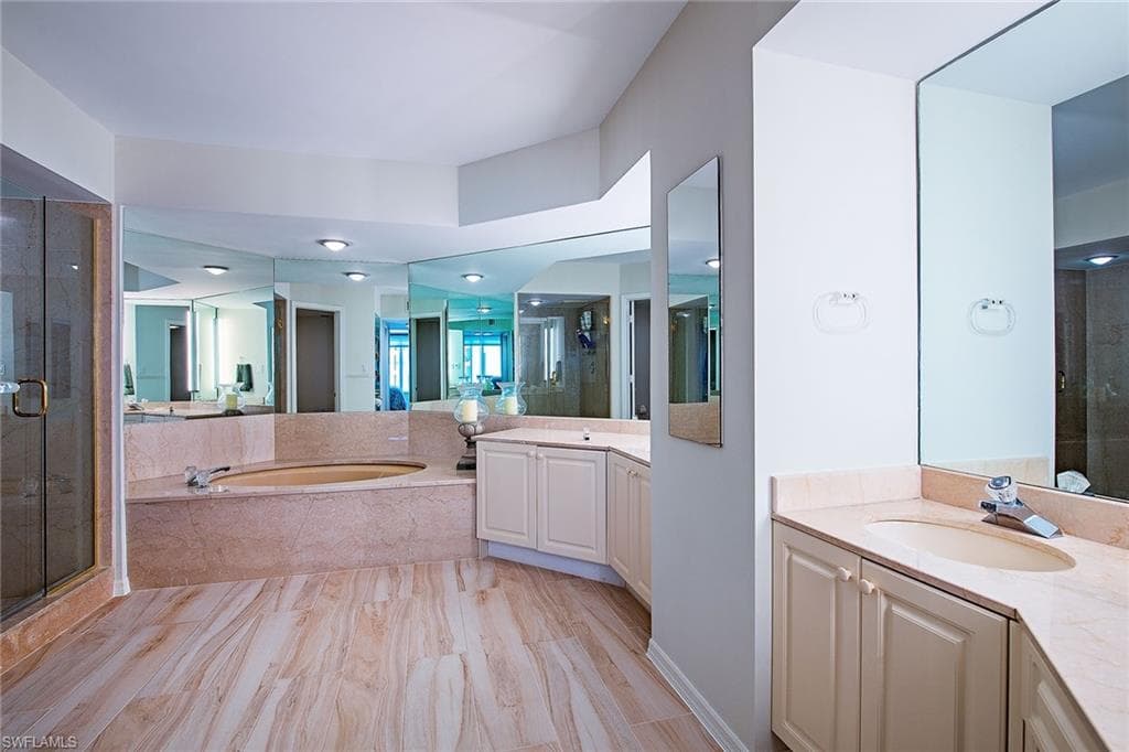 4251 Gulf Shore Blvd N 19d, Naples, FL 34103-8