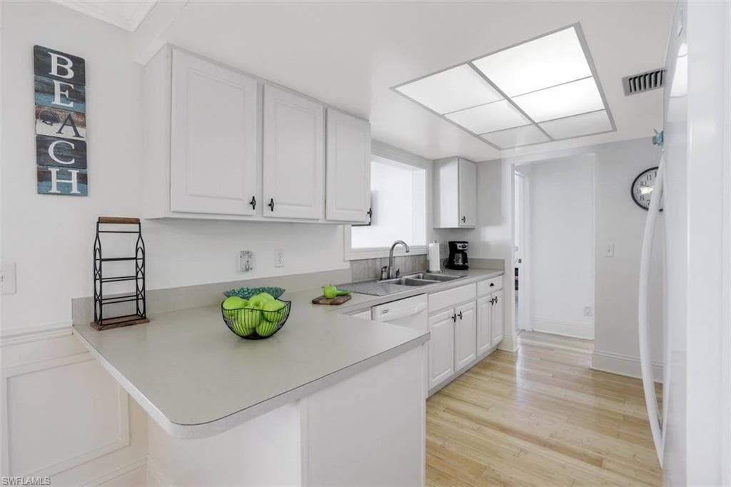 320 Marco Lake Dr, Marco Island, FL 34145-8