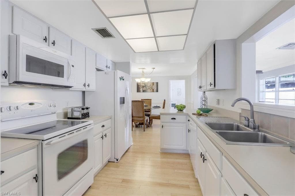 320 Marco Lake Dr, Marco Island, FL 34145-9