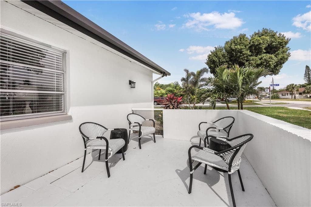 320 Marco Lake Dr, Marco Island, FL 34145-19