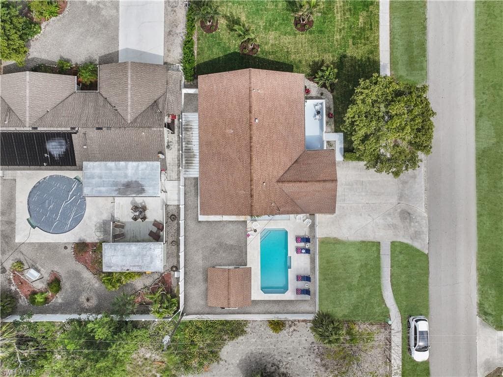 320 Marco Lake Dr, Marco Island, FL 34145-22