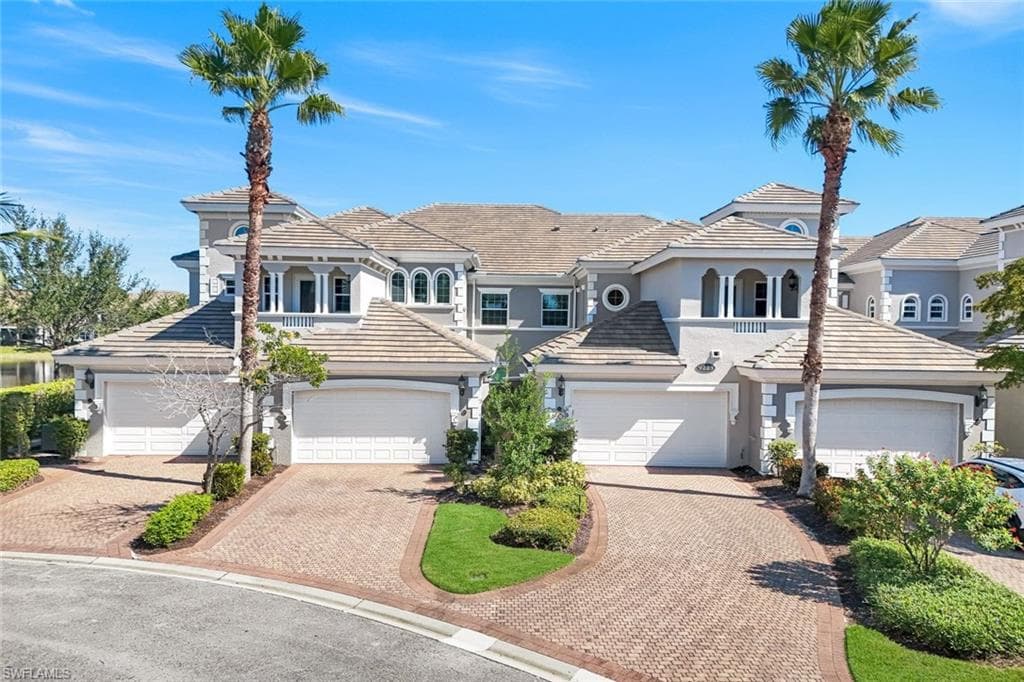 9223 Corfu Ct 202, Naples, FL 34114-37