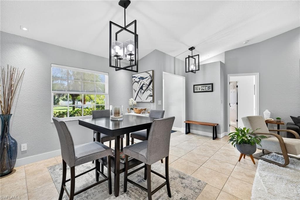 1081 9th St SW, Naples, FL 34117-8