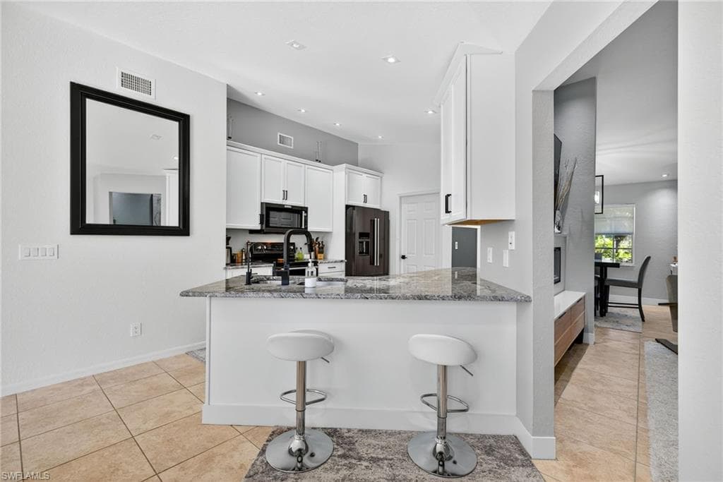 1081 9th St SW, Naples, FL 34117-9